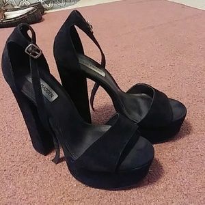 Gently used Steve Maddens!